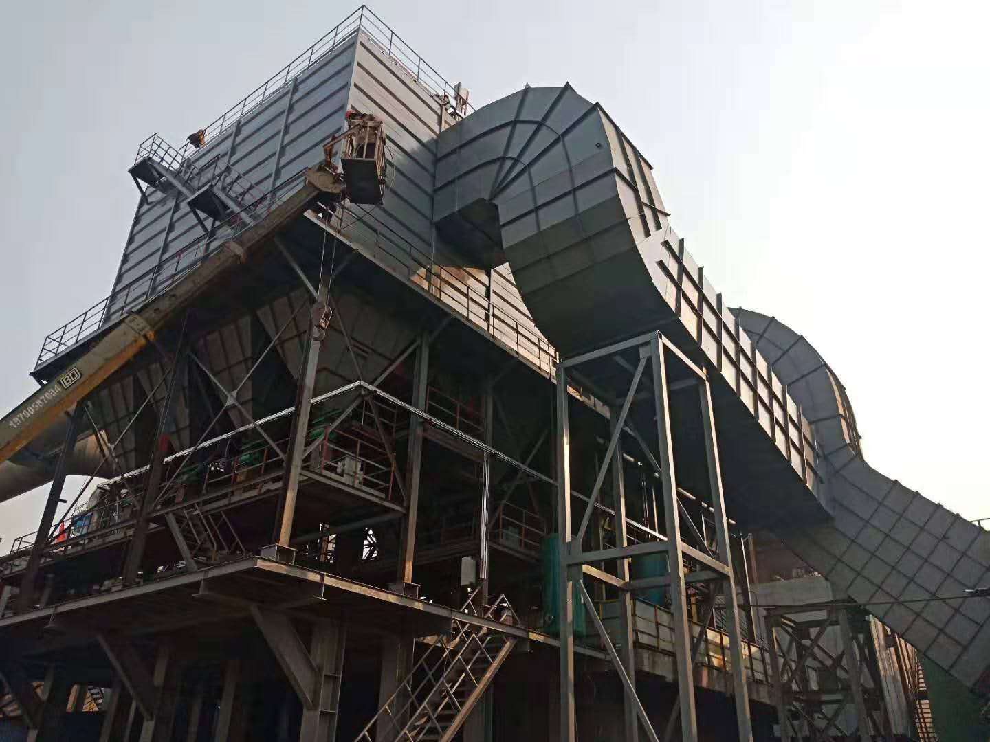焦化廠焦?fàn)t機(jī)側(cè)布袋除塵器